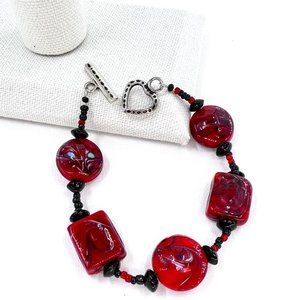 Red & Black Swirled Glass Beaded Silver Tone Heart Toggle Clasp 7” Bracelet